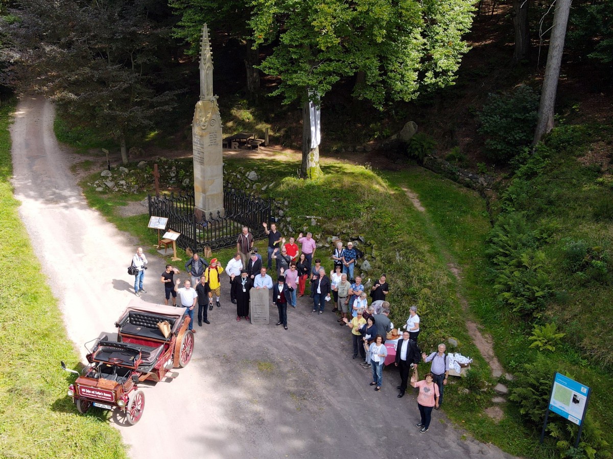 Bild zur Veranstaltung: 505 Jahre Luthers Entführung – Geschichte am Lutherdenkmal lebendig